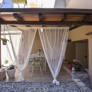 Appartement With Garden And Free Parking